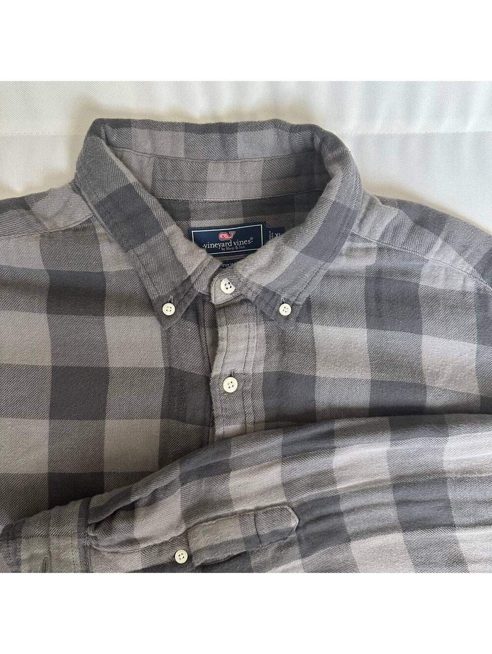 Vineyard Vines Men’s XL Gray Buffalo Plaid Flannel Whale